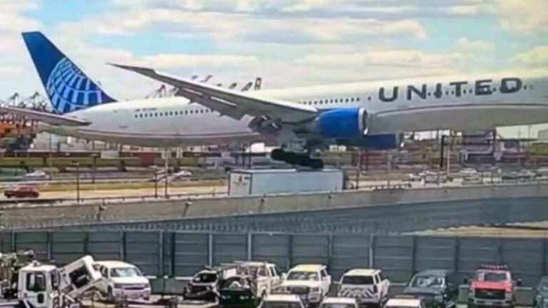 video shows United plane striking pole